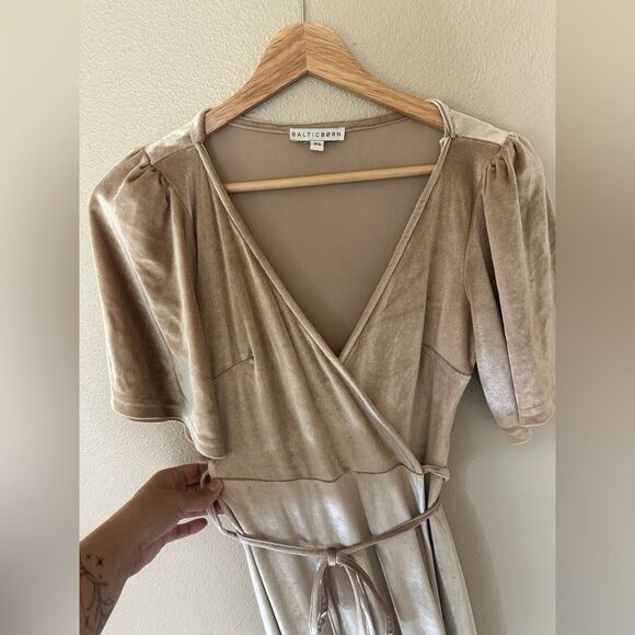 Baltic Born Meghan Velvet Wrap Maxi Dress in Champagne Floor Length Dress XS - Picture 7 of 11